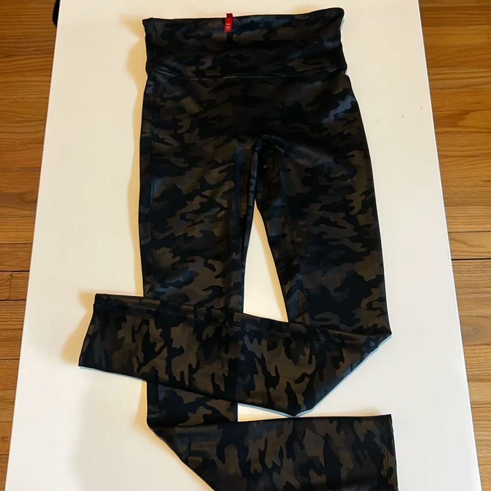 Spanx black camo leggings